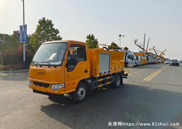 

江铃高压清洗车，5396mm长穿楼而过