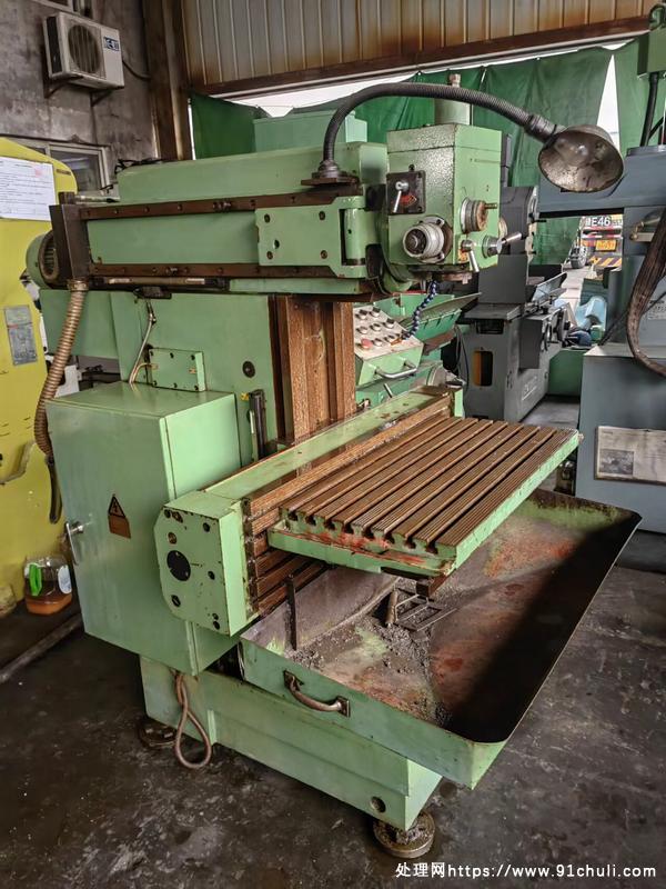 

XS8140A数显三轴高精度工具铣床昆明铣床厂造试机完好