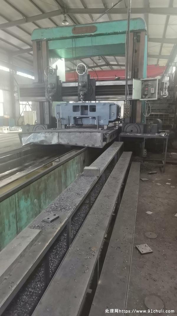 

济南二机龙门刨铣床2.5x8m龙门宽2600两刨一铣