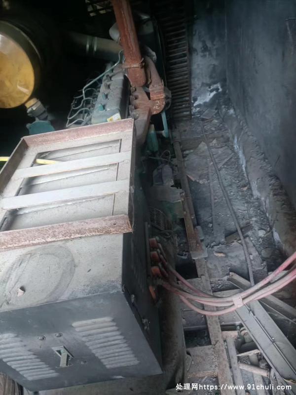 

100千瓦发电机闲置