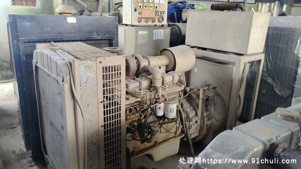 

进口康明斯85kw柴油发电机组试机正常全铜电机全铜水箱