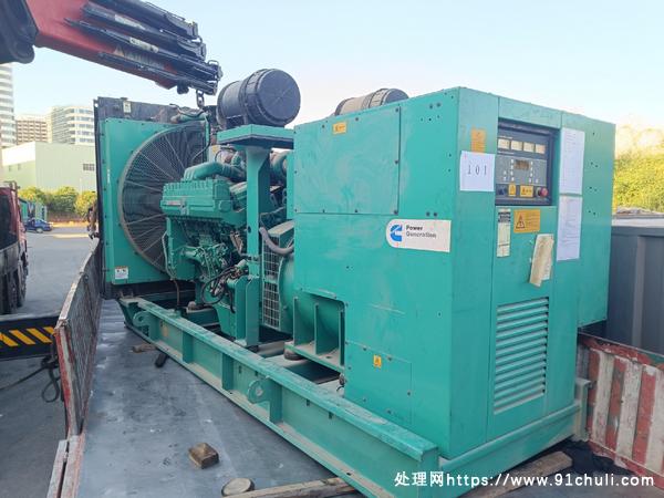 

康明斯640kw柴油发电机组高效运行430小时备用电源