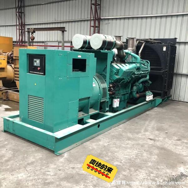 

进口康明斯1300kw柴油发电机组