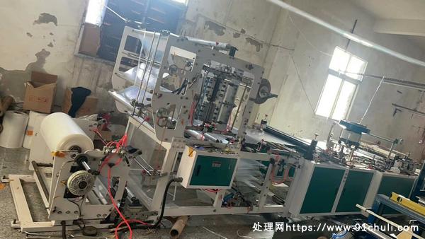 

低价出售广东金能拉链袋制袋机800型设备