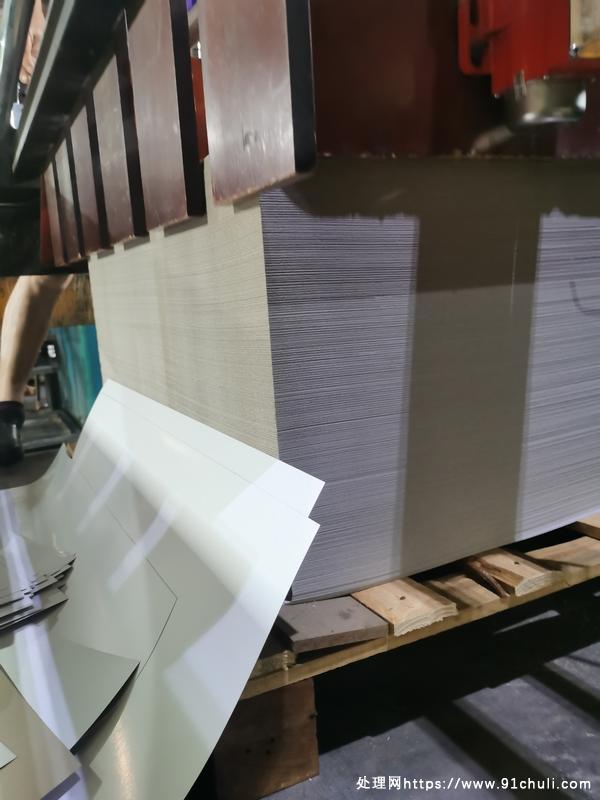 

长江1400高速卷筒纸分切机正常使用性能稳定