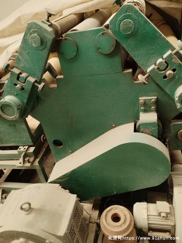 

1000型纸张铝箔双轴分切机，性能良好，全新挡二手