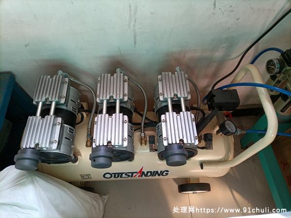 

全新成都凯威胶带分切机四台转让3.5万