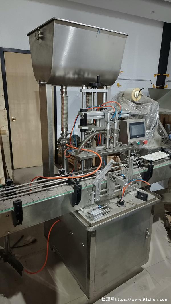 

全自动双头膏体灌装机50-500ml液体样机95新