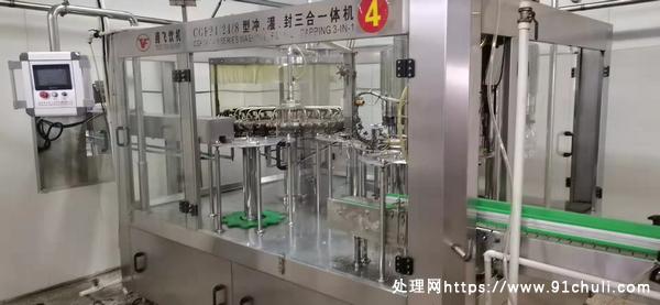 

24头38口功能饮料灌装机脉动暴雨