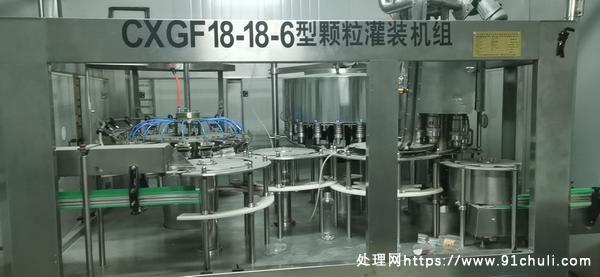 

高效三合一灌装机，2升容量，适用于玻璃水、饮料等