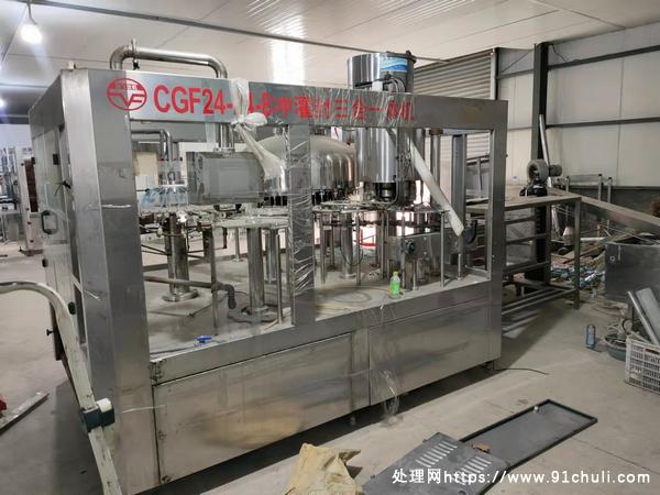 

腾飞30口三合一灌装机每小时12000瓶运行正常包安装