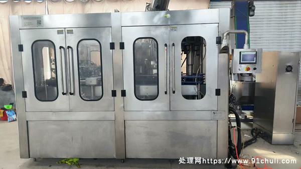 

高效四合一灌装机，恒压灌装，大盖鸡尾酒大窑制作