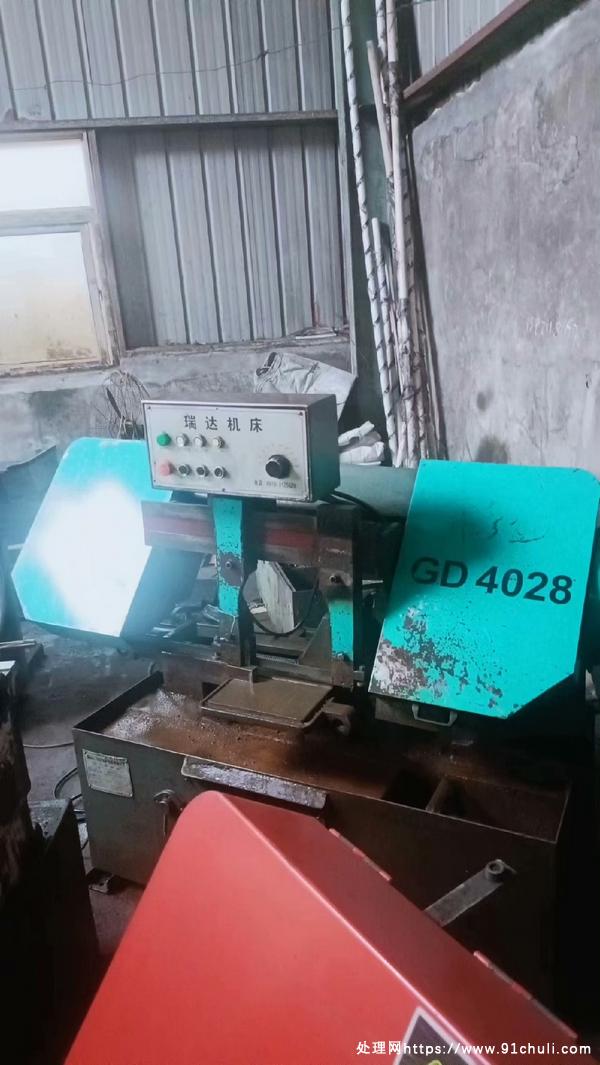 

浙江瑞达4028卧式带锯，价格便宜！