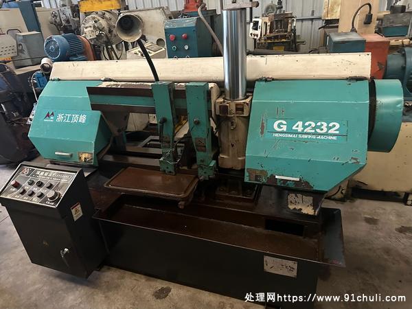 

浙江顶峰G4232带锯床320x500mm主电机3kw