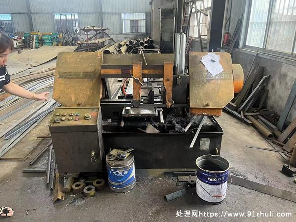 

浙江威豹4230金属带锯床低价出售