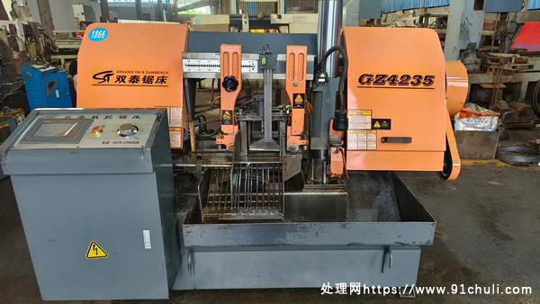

双泰4235数控带锯床，精品！