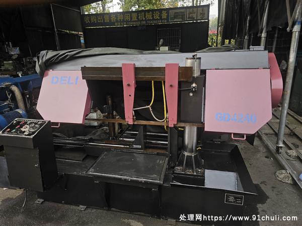 

得力4240重型带锯设备处理