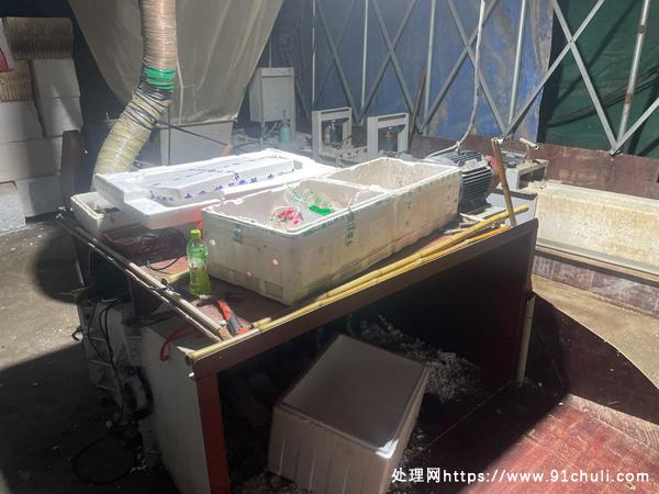 

泡沫液压冷压机400型60吨，带粉碎机