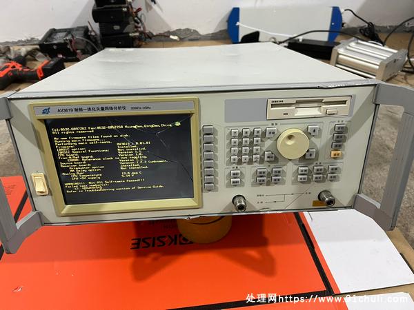 

AV3619射频一体化矢量网络分析仪屏碎能开机实物图
