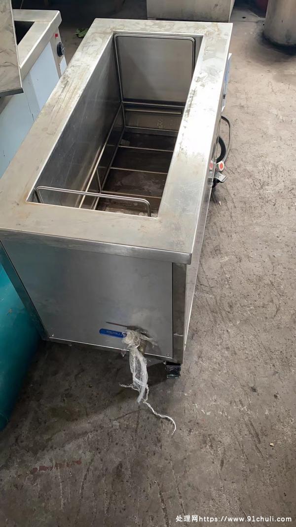 

工业超声波清洗机30振头1500W40kHz96L
