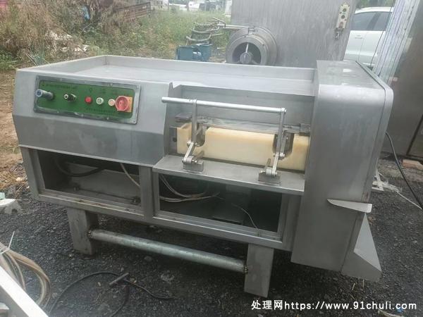 

北京志伟机械560型带骨切丁机550型各一台