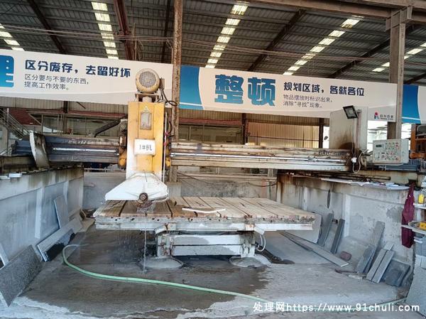 

32吨大跨度露天吊石材设备齐全
