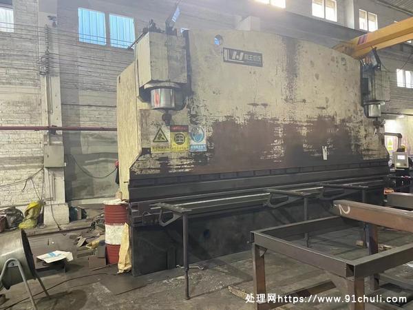 

南通利王19年折弯机剪板机打包出售