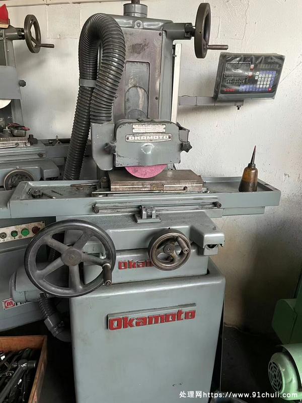 

日本冈本精密手摇磨床150X350带两轴吸尘器