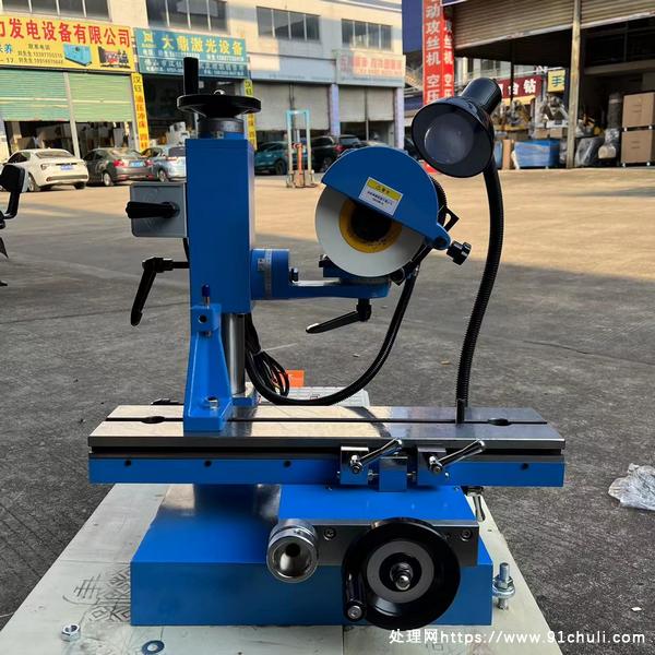 

600万能工具磨床特价3400