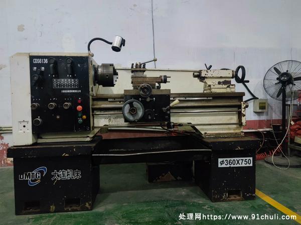 

2011大连6136车床，正常使用，加工360x750