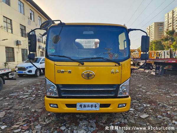 

22年解放3600清障车，锡柴130 6档，可载5吨