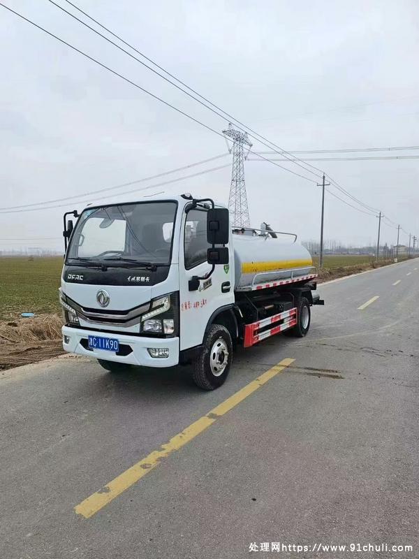 

东风多利卡5立方吸粪车，国六115马力