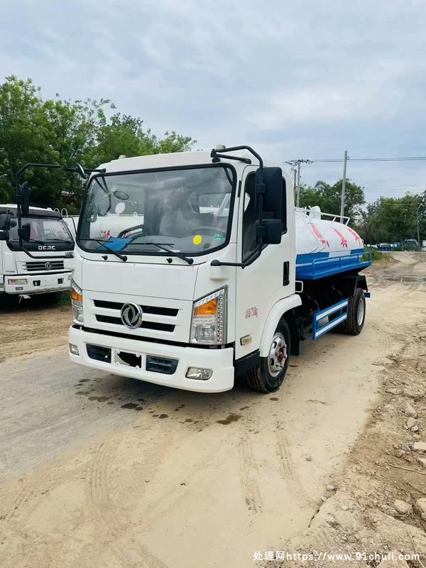 

东风5立方吸粪车，全柴490，龙王泵质保