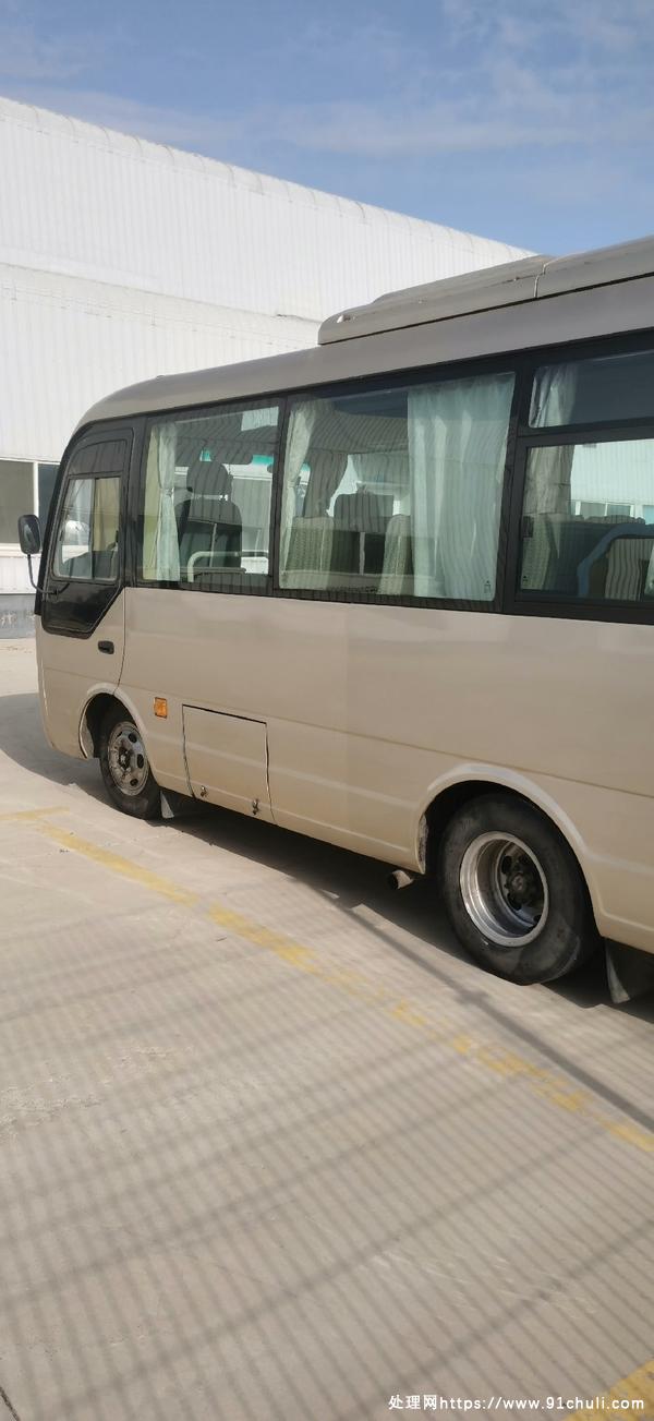 转让个人二手宇通19座中型客车