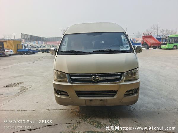

14年九龙18座客车4D28五十铃内饰新非营运