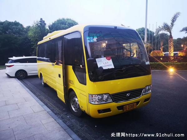 

宇通E7新能源客车20座续航150宁德电池