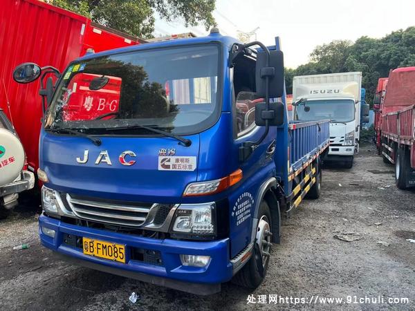 转让个人二手骏铃5.2米中型平板车