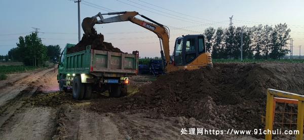 

时代金刚838自卸车，车厢3.8×2.1
