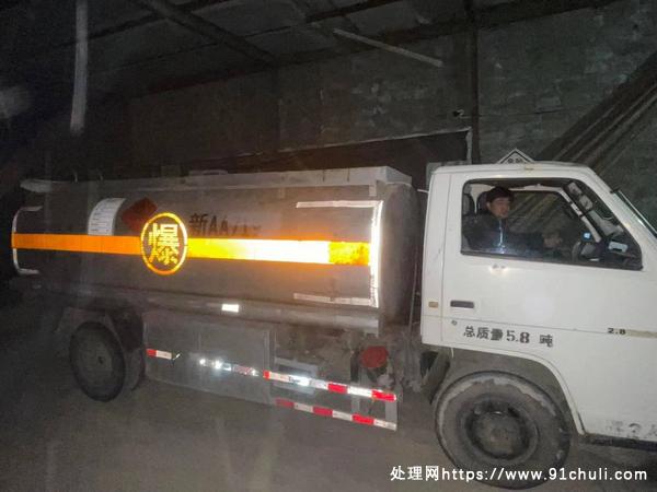 

江铃4吨小油罐车，白菜价，乌鲁木齐