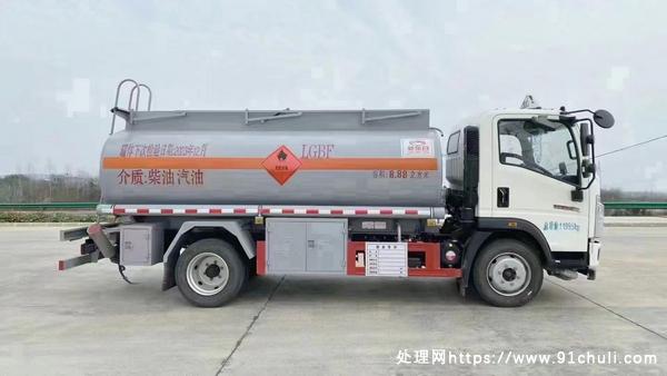 

豪沃8.88方潍柴150马力加油车