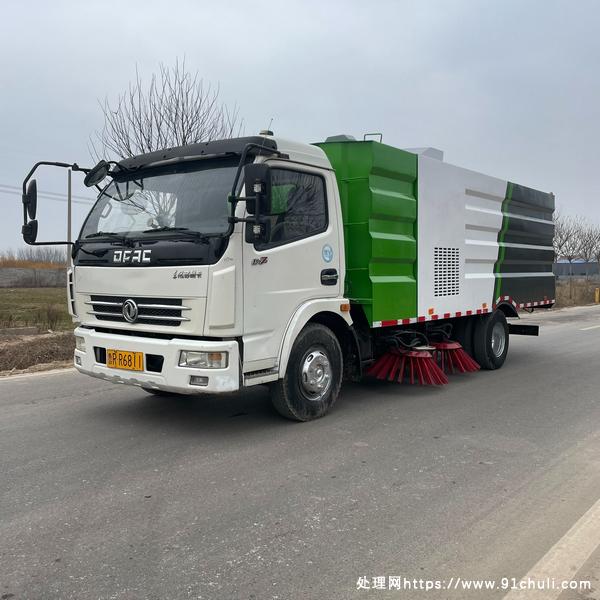 

东风多利卡D7扫路车，国五玉柴，全自动清扫