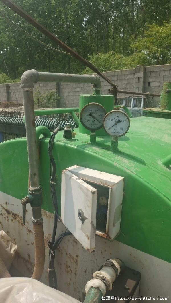 

9成新1.5方污水车