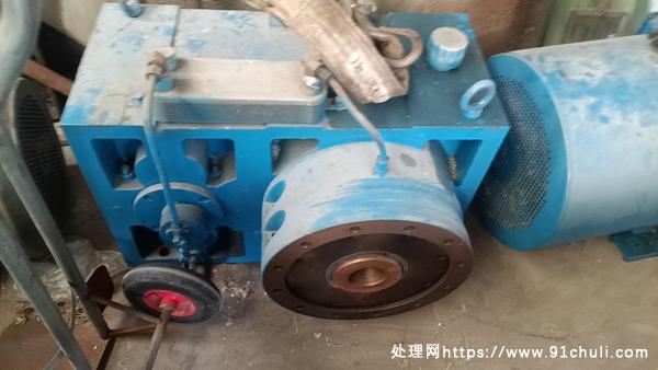 

昊克225硬齿面减速机70花键轴速比16便宜处理