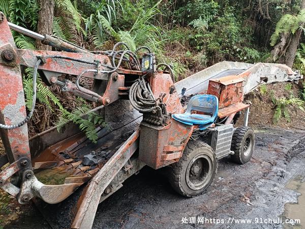 

襄阳80型扒渣机，铲口1.6米，长6.8米