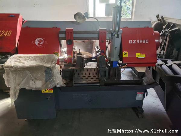 

晨龙GZ4230带锯床，300x300mm大加工范围