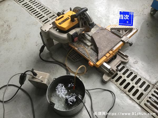 

美国德伟24000石材切割锯床出售