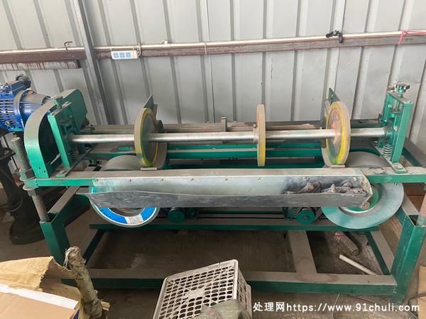

自动加长型双头倒角机，全新磨尖机！