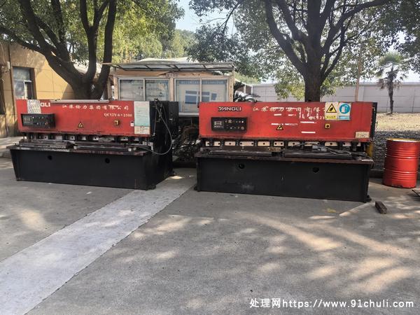 

杨力6*2500剪板机两台正常使用