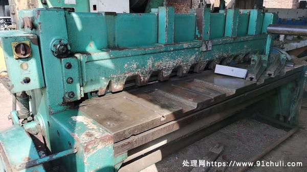 

4X2000上海长江剪板机，全新，配件齐全，特价，急订