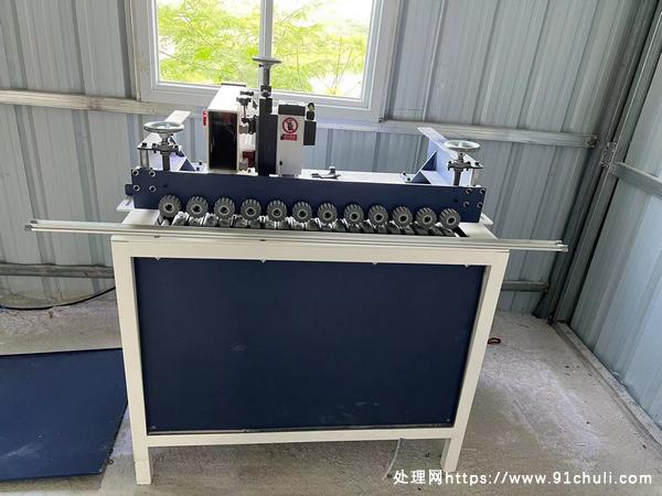 

UV侧喷开槽折边机全新转让使用半月无维修
